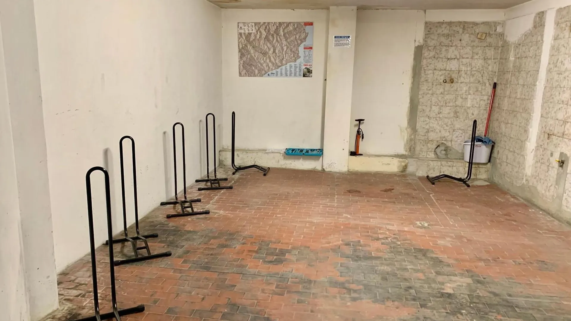 La Maison De L'Artiste & Bike Room Finale Ligure